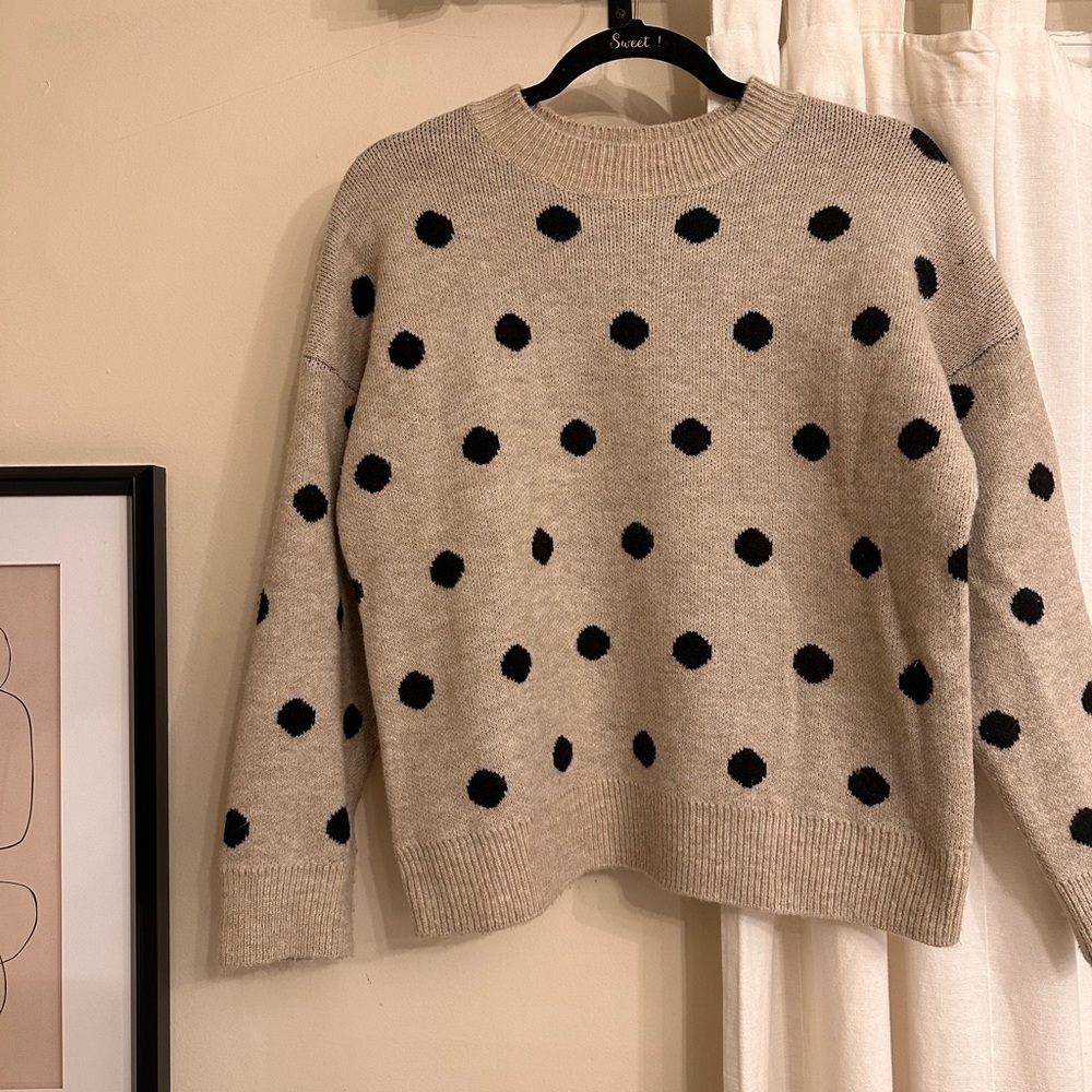Polka dots sweater
